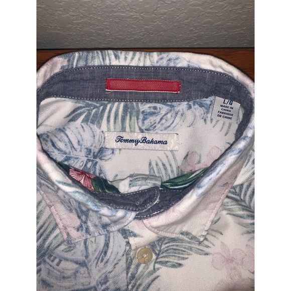 Tommy Bahama Hawaiian Button-Up Flannel - Picture 4 of 5